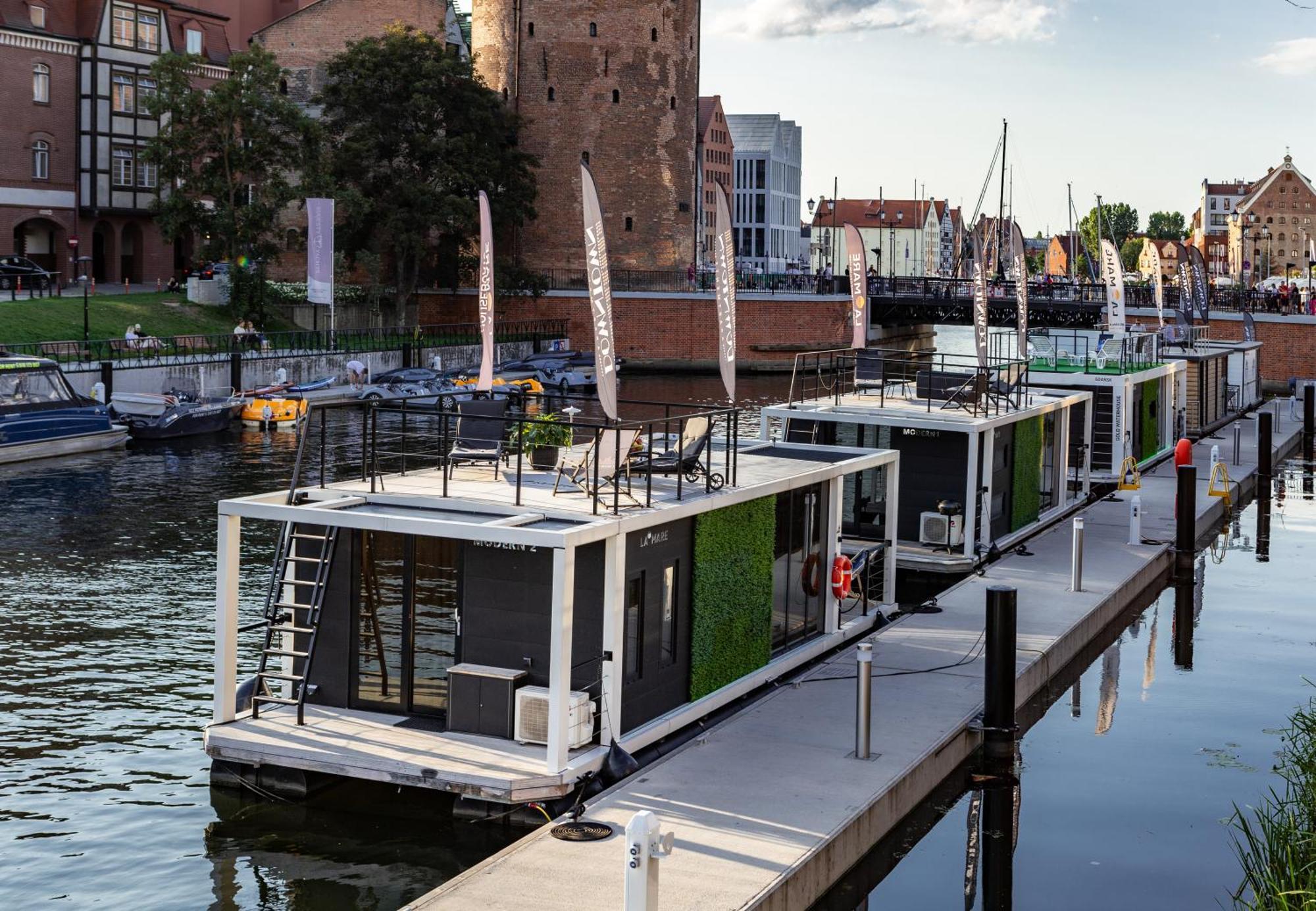 Domy Na Wodzie - La Mare Motlava Houseboats With Sauna By Downtown Apartments Gdańsk Eksteriør billede