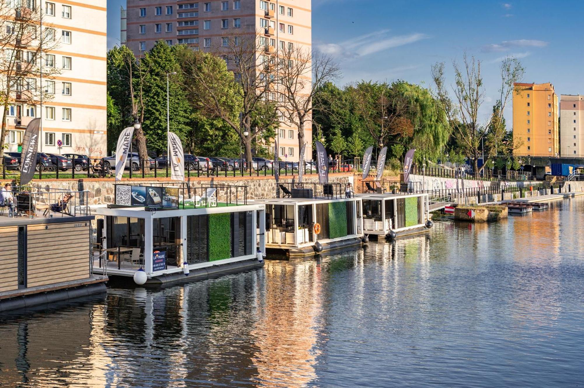 Domy Na Wodzie - La Mare Motlava Houseboats With Sauna By Downtown Apartments Gdańsk Eksteriør billede